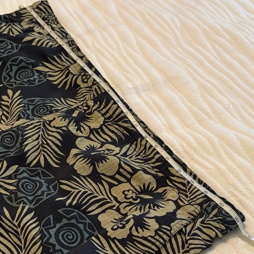 Tommy Bahama Floral Swim Trunks Side Pockets Draw String Closure XL